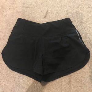 Black Athleta run free 3.5” shorts XXS